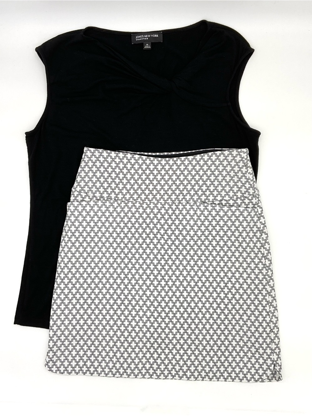S. C. & Co. Pull-On Skort plus JNY Top